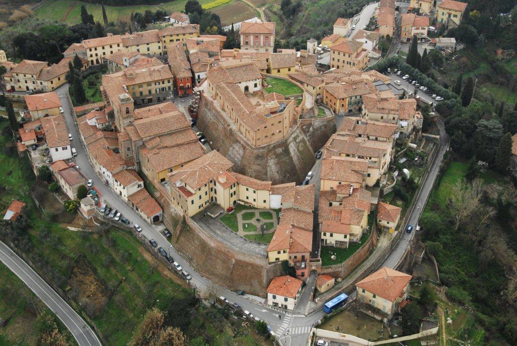 Borgo di Lari